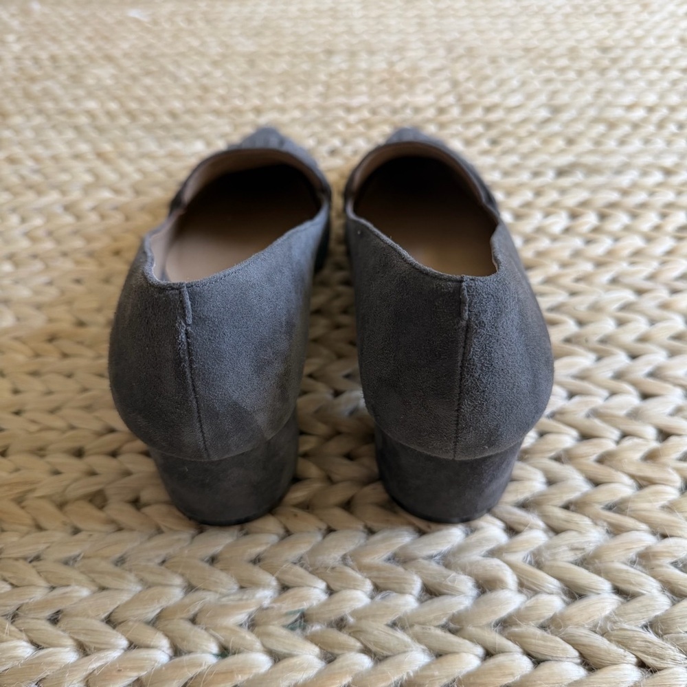 Ann Taylor Kiltie Suede Block Heel Grey Pumps Women’s Size 8.5 - Picture 3 of 11